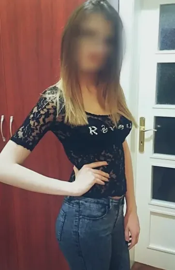 Fatma, 32