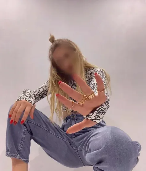 Janina, 35