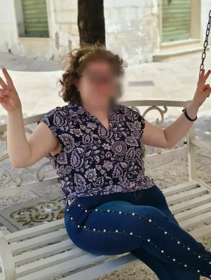 Kira, 27