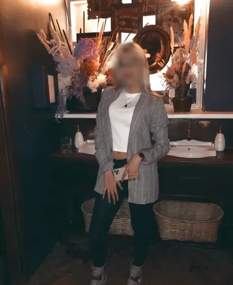 Klara, 35