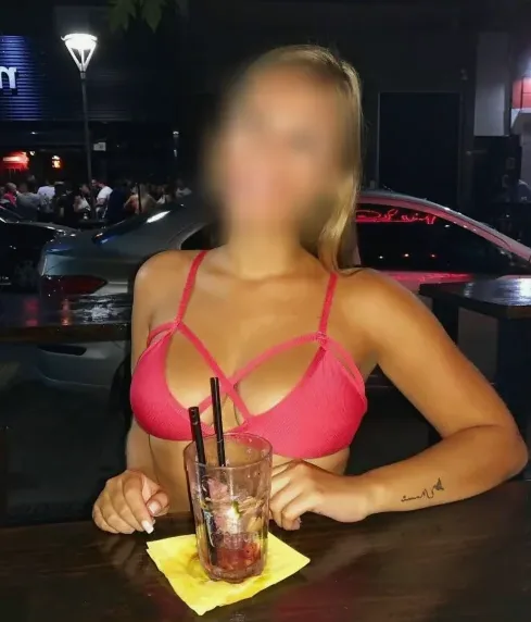 Nadja, 32